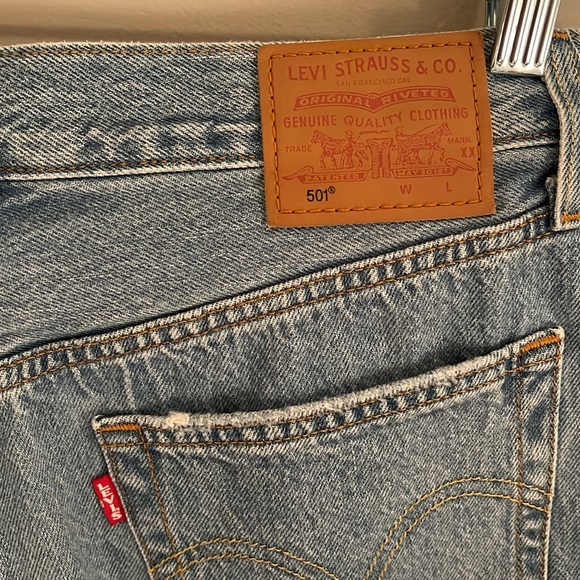 Levi’s 501 Denim Distressed Cuffed Shorts 100% Cotton size 27 - Picture 7 of 8